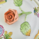 Herendi Viktória mintás bonbonier, rózsás fedéllel. Kézzel festett, jelzett, minimális kopással, d: 10,5 cm - Image 2