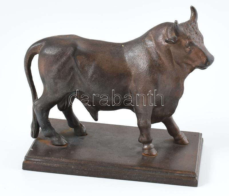 Munkács, jelzés nélkül: Bika. Öntöttvas, kopásokkal, 1870-80 körül, m: 11,5 cm - Image 3