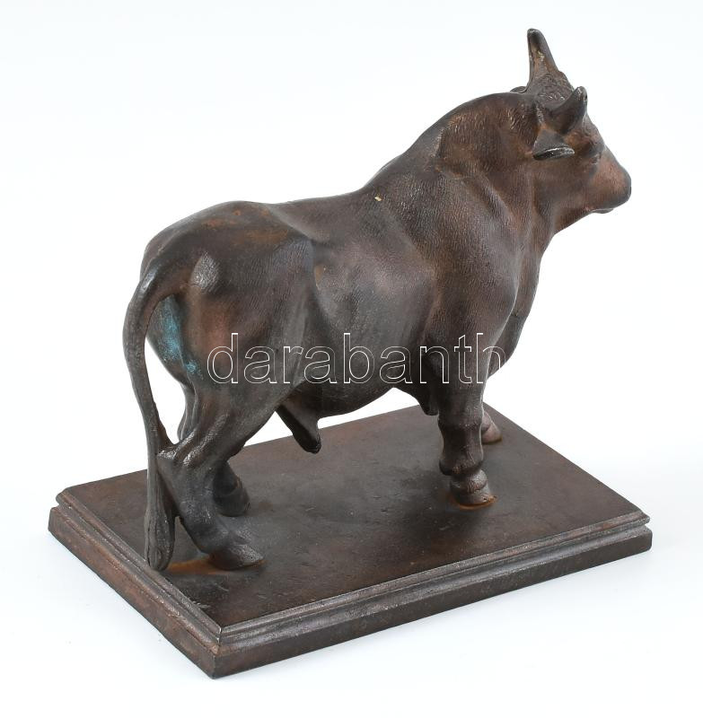 Munkács, jelzés nélkül: Bika. Öntöttvas, kopásokkal, 1870-80 körül, m: 11,5 cm - Image 4