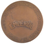 Szombathelyi László (1943-1987) 1970. 'Emlékül Az MSZMP Szolnok megyei bizottsága és a megyei tanács' kétoldalas bronz emlékérem (62mm) T:2 - Image 2