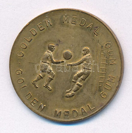 Nagy-Britannia DN 'Golden Medal Gum - Labdarúgás' kétoldalas bronz rágógumi zseton (25mm) T:1- patina Great Britain ND 'Golden Medal Gum - Football' two-sided bronze bubble gum token (25mm) C:AU patina