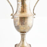 1977. X. Marcello Bertinetti vívóbajnoksági kupa. Ezüstözött fém, fa talapzaton. Kopásokkal, m: 64 cm