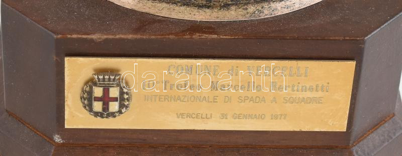 1977. X. Marcello Bertinetti vívóbajnoksági kupa. Ezüstözött fém, fa talapzaton. Kopásokkal, m: 64 cm - Image 4