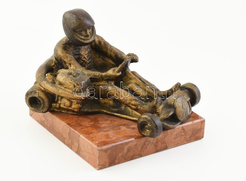 Jelzés nélkül: Gokart. Bronzírozott, műgyanta, vörös márványtalapzaton, m: 21 cm