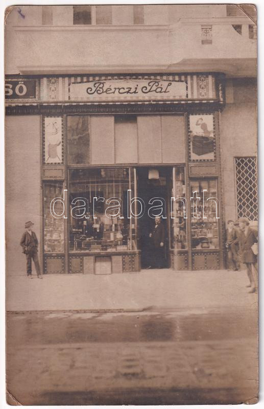 Arad, Bohus Palota, Berczi Pál üzlete / palace, shop. photo (EK)