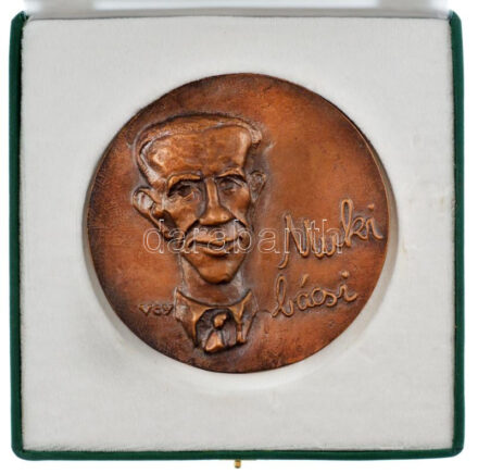 Várhelyi György (1942-) DN 'Muki bácsi' egyoldalas bronz emlékérem Vermes Miklós portéjával bársonyborítású tokban (105mm) T:1-
