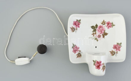 Drasche retro porcelán fali lámpa, matricás, zsinórral, kapcsolóval, nem kipróbált, jelzett, kopásnyomokkal, 23x22 cm