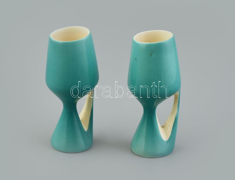 2 db retró design kupicás pohár, mázas kerámia, jelzés nélkül, minimális kopással, m: 11,5 cm