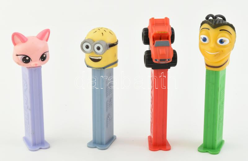 4 db PEZ cukorka adagoló, kopásnyomokkal, m: 10,5 cm