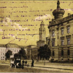 1919 Arad, Kossuth Lajos tér, emeletes autóbusz / square, double decker autobus + 'PETROZSÉNY-PISKI 128' vasúti mozgóposta (EK)