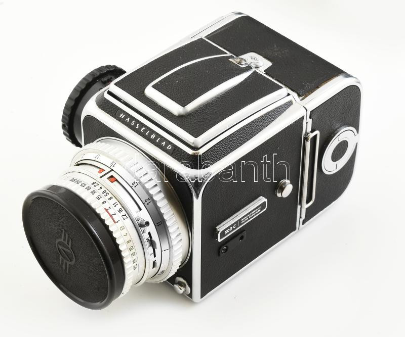 Hasselblad C500 fényképezőgép Carl Zeiss Planar 1:2,8 f=80 mm objektívvel. Tartalék filmkazettával, színszűrökkel, egyéb tartozékokkal, Megkímélt, állapotban / Hasselblad C500 vintage camera Zeiss Planar optics with accesories - Image 2