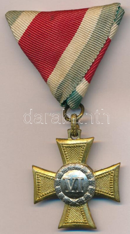 1923. 'III. osztályú Legénységi Szolgálati Jel' aranyozott és ezüstözött bronz kitüntetés mellszalaggal T:2 Hungary 1923. 'Distinction for Long Service for the Soldiers, 3rd Class' gold-plated and silver-plated bronze decoration with