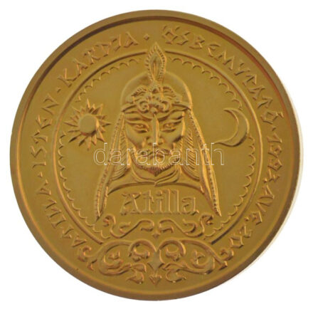 1993. 'Atilla Isten Kardja Ősbemutató 1993. Aug. 20.' aranyozott emlékérem (42,5mm) T:1-