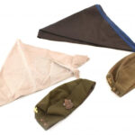 1930-1940 Hungária cserkészcsapat 2 db cserkész sapka sapkajelvénnyel + 2 db cserkészkendő / 2 boy scout caps and 2 scout scarf