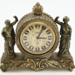 Japán asztali óra, mechanikus szerkezettel, működik, bronz, figurális tokban, kopott, m: 15 cm