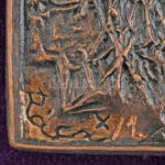 Rácz Edit (1936): Tél. Bronz, öntött, bársonnyal bevont fára applikálva, jelzett, 21x12x1,2 cm - Image 4