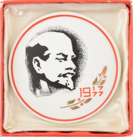 Hollóházi Lenin plakett. Matricás, jelzett, hibátlan. d: 8 cm