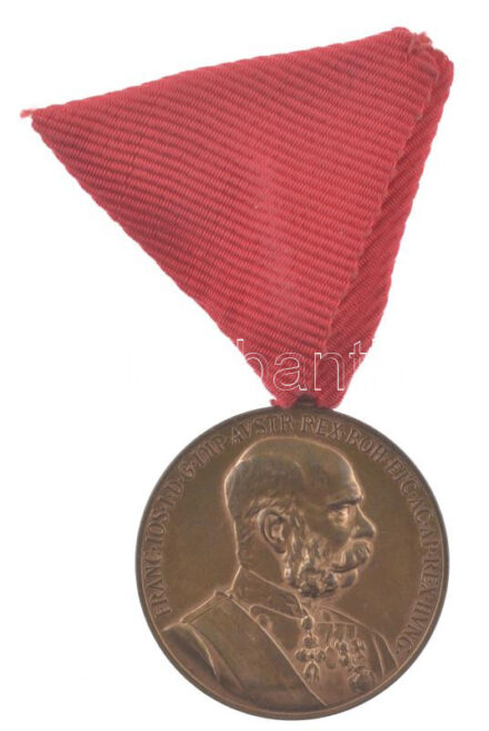 1898. 'Jubileumi Emlékérem a Fegyveres Erő Számára / Signum memoriae (AVSTR)' bronz kitüntetés modern mellszalagon T:1- patina Hungary 1898. 'Commemorative Jubilee Medal for the Armed Forces' bronze decoration with modern ribbon C:AU