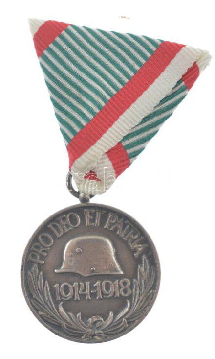 1929. 'Magyar Háborús emlékérem kardokkal, sisakkal' ezüstözött, peremen jelzett bronz kitüntetés modern mellszalagon T:1- Hungary 1929. 'Hungarian Commemorative War Medal with swords and a helmet' silver-plated, hallmarked bronze