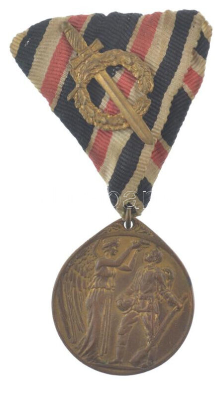 Németország/Weimari Köztársaság 1921. 'Német Háborús Emlékérem' aranyozott bronz kitüntetés mellszalagon, karddal T:2 Germany/Weimar Republic 1921. 'Deutsche Ehrendenkmünze des Weltkriegs' gilt bronzre decoration with ribbon and