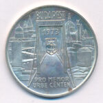 Csucs Viktória (1934-1993) 1973. 'Pest - Buda - Óbuda - 1873 / Budapest 1973 - Pro memor urbe centen' ezüstözött bronz emlékérem (42,5mm) T:1-,2 kis patina - Image 2