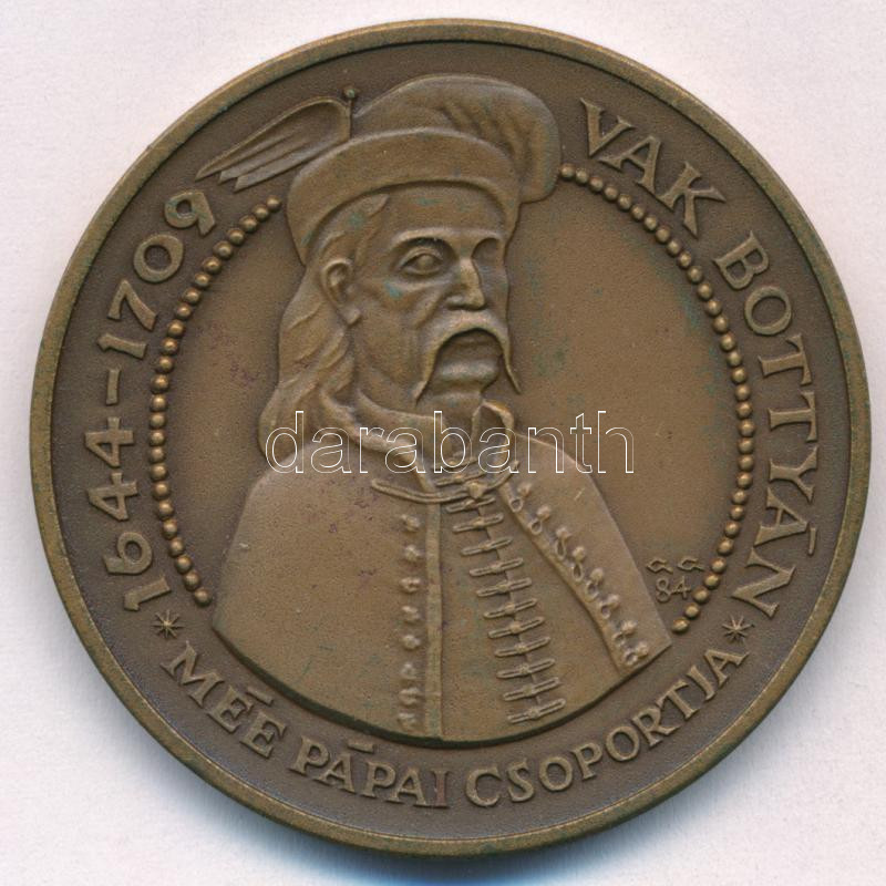 Gáti Gábor (1937-) 1984. 'MÉE Pápa / Vak Bottyán' bronz emlékérem (42,5mm) T:1 Adamo PP2 - Image 2