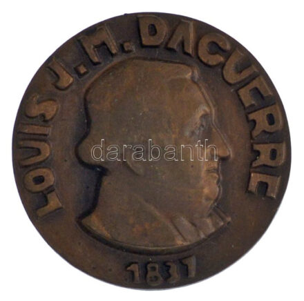 1937. 'Louis J.M. Daguerre 1837 / Budapest - MMF - Centenárium' bronz emlékérem, Szign.: Goldman Gy. (27mm) T:1-