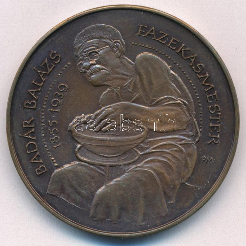 Fritz Mihály (1947-) / Szabó Géza (1939-) 1986. 'Párizsi Világkiállítás díjas - Mezőtúri Éremgyűjtő Csoport - Badár Balázs fazekasmester' bronz emlékérem (42,5mm) T:1- - Image 2