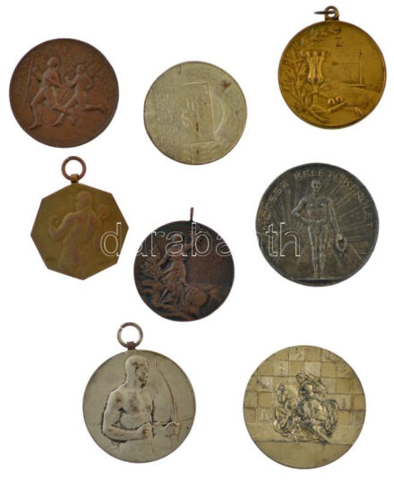 8 darabos sport díjérem tétel, közte 'MADOS Nagy-Budapest csapatbajnokságai 1948-1949','Előre Sport Club Miskolc' T:1--2 patina