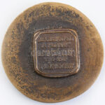 Olvashatatlan jelzéssel: 'Legjavad add a kornak, Dr. Kaszó Elek 1915-1987 emlékverseny' Bronz, kopásokkal, d: 9,5 cm, 442g - Image 2