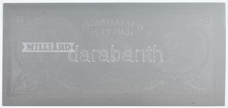 1946. 1.000.000.000BP ezüstözött műanyag bankjegyreplika T:I