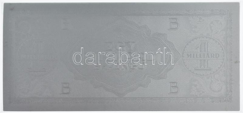 1946. 1.000.000.000BP ezüstözött műanyag bankjegyreplika T:I - Image 2