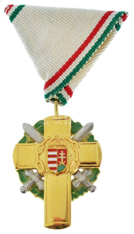 2006. 'Magyar Politikai Foglyok Szövetsége - 1956-2006' aranyozott, műgyantás rátétes kitüntetés mellszalagon T:1- hiányzó tű