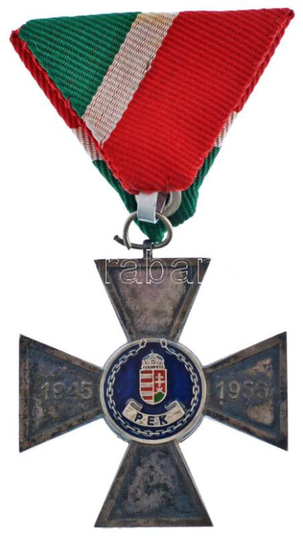 DN 'PEK (Politikai Elítéltek Közössége) / A szabad Magyarországért' műgyantás kitüntetés mellszalagon T:1- patina, sérült kontraszem