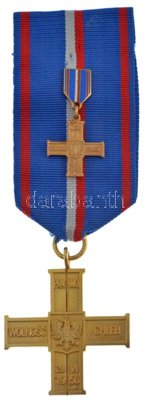 Lengyelország DN 'Poznani felkelők / A szabadságért és kenyérért - 1956' aranyozott kitüntetés mellszalagon (40x40mm) + szalagon miniatűr (19x19mm) T:1- szalagon hiba Poland ND 'Powstancom Poznanskim / O wolność i chleb - 1956' gilded