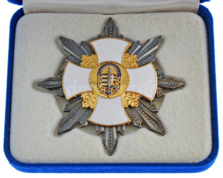 ~2000. '1956 - Vitézi Rend Babérágas Ezüstcsillaga' ezüstözött, aranyozott, rátétes, zománcos kitüntetés '190' sorszámmal, eredeti tokban (71mmx71mm) T:1