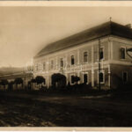 1940 Nagykároly, Carei; Széchenyi utca, 88. Gyalogezred laktanyája / Calea Victoriei, Cazarma / street, K.u.k. military barracks (EK) + '1940 Nagykároly visszatért' So. Stpl