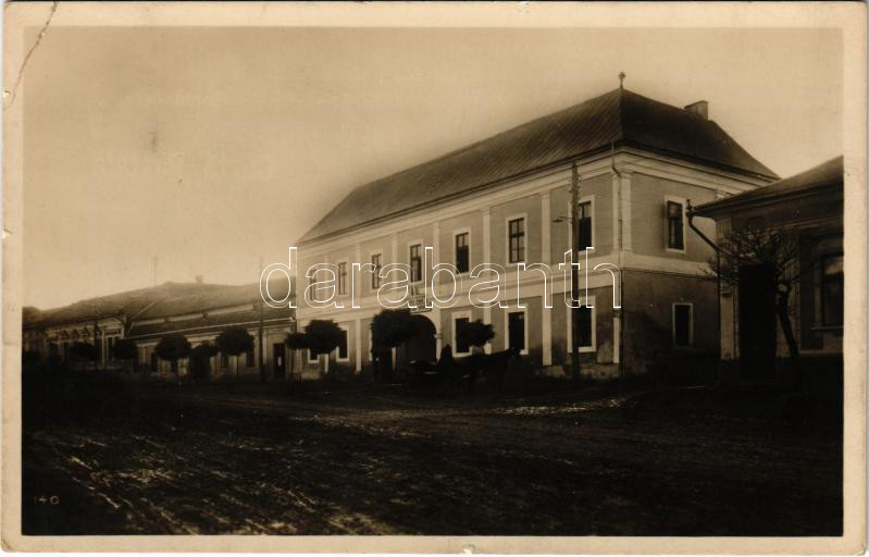 1940 Nagykároly, Carei; Széchenyi utca, 88. Gyalogezred laktanyája / Calea Victoriei, Cazarma / street, K.u.k. military barracks (EK) + '1940 Nagykároly visszatért' So. Stpl