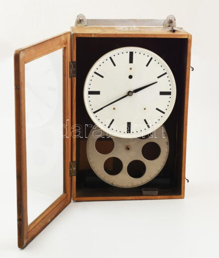 Iskolai falióra csengő, kopott, részben működik, m: 42 cm