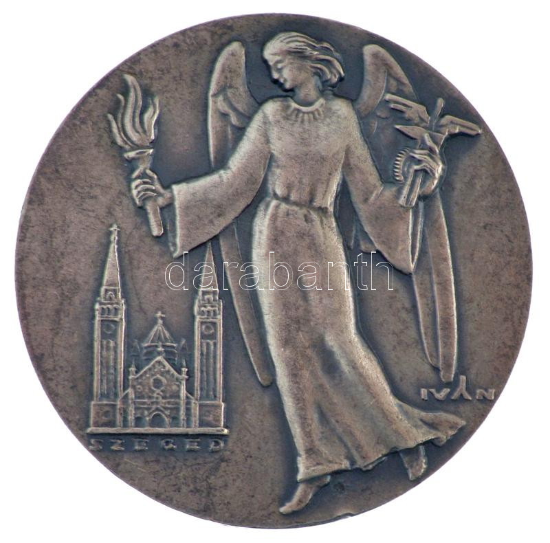 Iván István (1905-1968) DN 'Szegedi Kereskedelmi és Iparkamara Kitüntető Érme' kétoldalas ezüstözött bronz emlékérem (50mm) T:2 ph.
