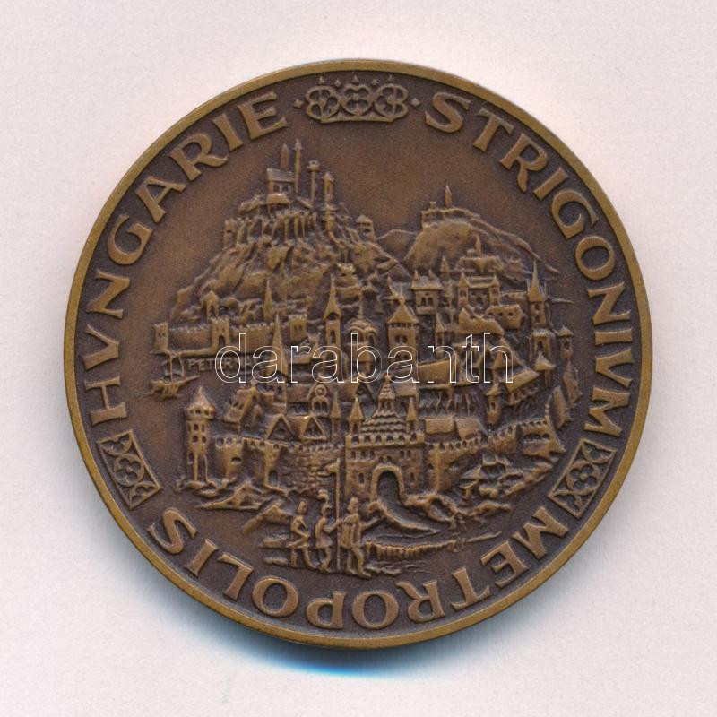 Peternák Gusztáv (1928-) 1988. 'MÉE Budapest / Hungarie Strigonium Metropolis (Esztergom)' bronz emlékérem 'Magyar Éremgyűjtők Egyesülete Budapest' peremirattal (42,5mm) T:1-