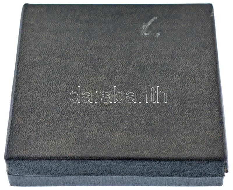 1972. '1000 éves Székesfehérvár' egyoldalas, öntött bronz plakett, nem eredeti tokban (84mm) T:1- - Image 2