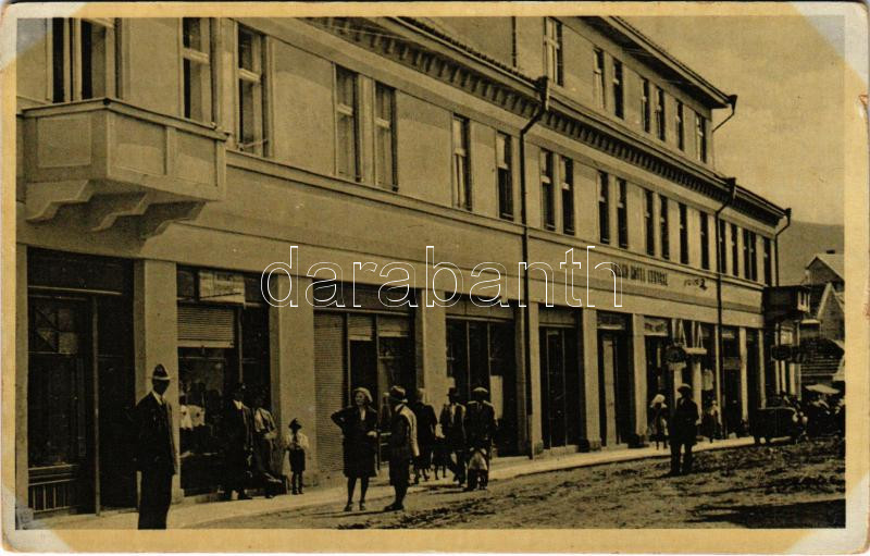 Huszt, Chust, Khust; Központi szálloda, üzletek / Hotel Central, shops. Dmitrij Bogatyrev