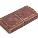 C. Riefler Patent körzőkészlet, kopott bőrtokban, a tok alján hiányos Calderoni és Tsa címkékkel, tok: 12x5,5x1,5 cm - Image 2