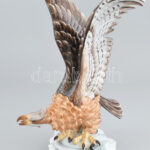 Herendi porcelán turul, kézzel festett, jelzett, kis kardja szépen restaurált, m: 32 cm