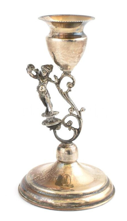 Ezüst (Ag) tündéres gyertyatartó, jelzett, alja töltött, m: 12,5 cm bruttó: 87,9 g