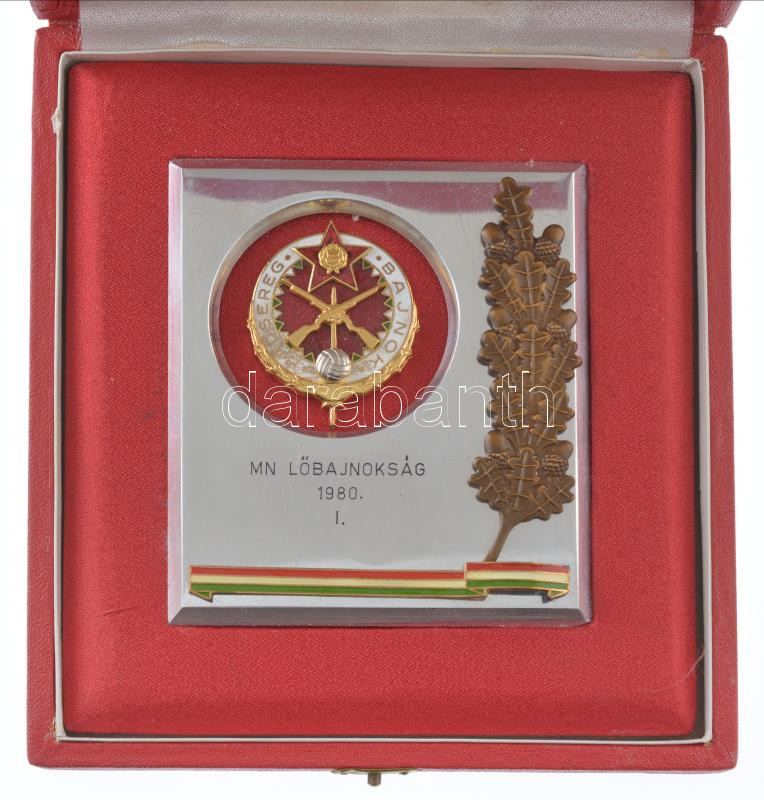 1980. 'MN. (Magyar Néphadsereg) Lőbajnokság I' aranyozott, zománcozott jelvény, fém plakettbe ágyazva, dísztokban (105x90mm) T:1