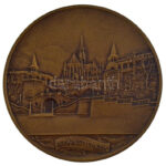 ~1960. 'Budapesti emlék / MEOE (Magyar Ebtenyésztők Országos Egyesülete) alapítva: 1899. Nemzetközi kutyakiállítás' kétoldalas bronz emlékérem (80mm) T:1