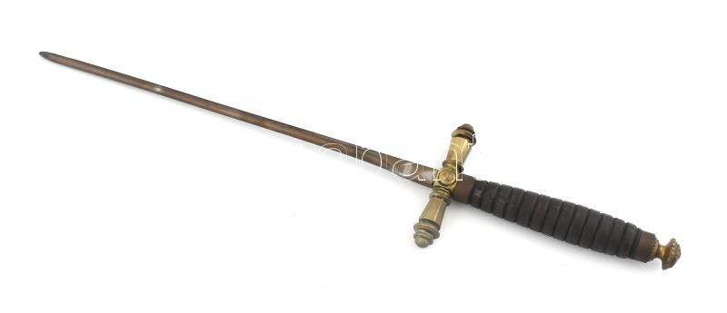 Tőr. Jelzett acélpenge, három élű, bronz szerelékkel, esztergált pácolt patinás fogóval,massziv erős dísztárgy,30 cm pengehossz,rozsdafoltokkal. h: 46 cm