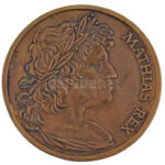 Fritz Mihály (1847-) 1990. 'Mathias Rex' kétoldalas bronz emlékérm sérült tokban (125mm) T:1- - Image 2